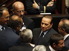 Italský premiér Silvio Berlusconi debatuje se leny italského parlamentu v den