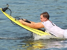 PORAENÝ. Úvodního roníku závod JetSurf World Series na Brnnské pahrad se