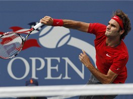 A BUM! Roger Federer poslal na soupeovu plku podn tvrd podn.