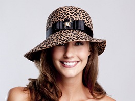 Model s velmi oblíbeným leopardím vzorem zdobí tpytivý jelínek. Mali mete
