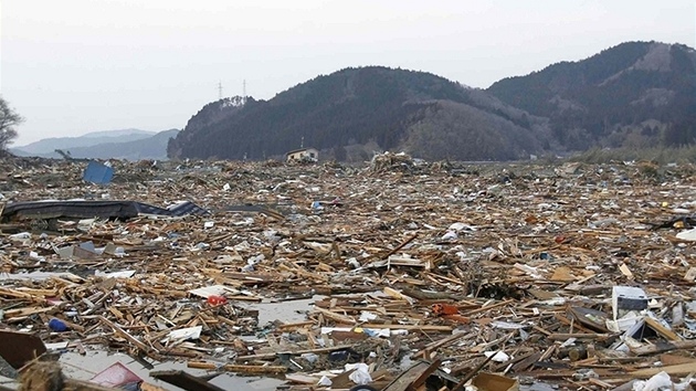 Pesn ped pl rokem zasáhlo severovýchodní pobeí Japonska mohutné