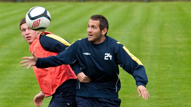  Andrej Keri (vpravo) pi tréninku teplických fotbalist 