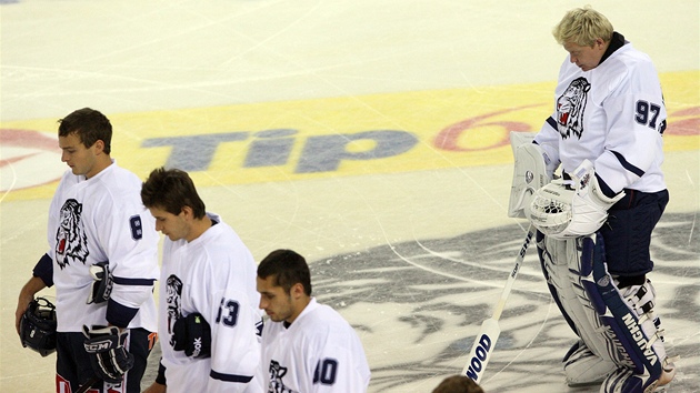 Libere�tí hokejisté dr�í minutu ticha za leteckou tragédii v Rusku.