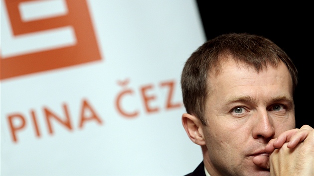 Martin Roman na tiskové konferenci �EZ ke koupi ropné spole�nosti MOL. (20.