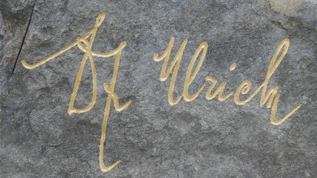 Podpis na soše královéhradeckého starosty Ulricha