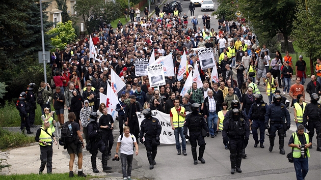 Demonstrace v Novm Boru svolan DSSS (10. z 2011)