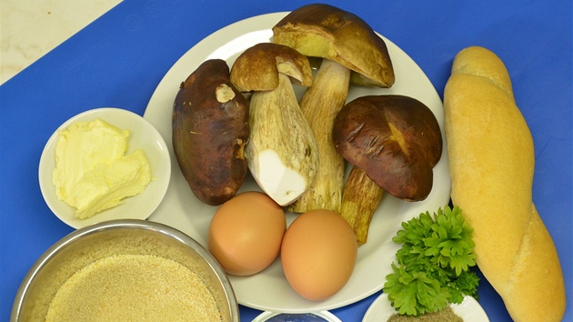 Ingredience na houbové knedlíky 