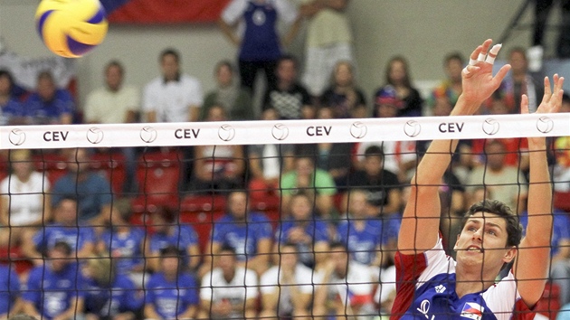 V AKCI. eský volejbalový repreznetant Jakub Veselý pi zápase proti