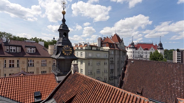 Majitel bytu v posledním pate domu má jedinený výhled na bývalou idovskou