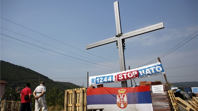 Srbové blokují u obce Rudare cestu ke sporným hraniním pechodm.
