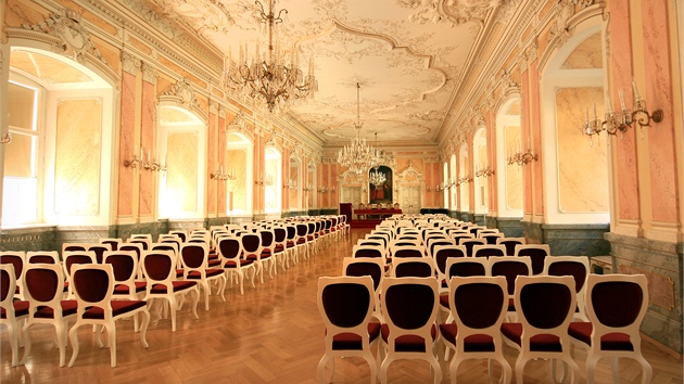 Sout o nej fotku z výletu: slavnostní sál Arcibiskupského paláce v Olomouci.