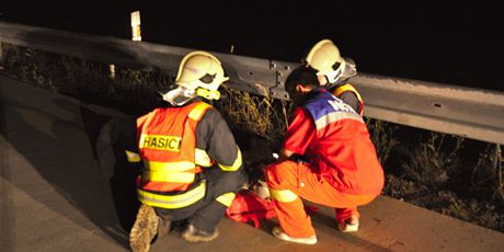 Hasii a zdravotníci u nehody mikrobusu na dálnici D1 u Hranic na Perovsku