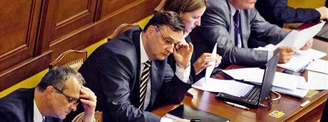 Petr Neas bhem jednn Poslaneck snmovny (20. z 2011)