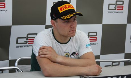 Mistr seriálu GP3 sezony 2011 Valtteri Bottas.