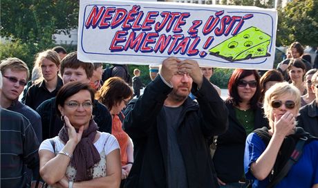 Takto lidé v Ústí nad Labem protestovali proti novému územnímu plánu v záí 2011.