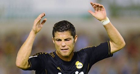CO TO HRAJEME? Ani Cristianu Ronaldovi se proti Santanderu nedailo.