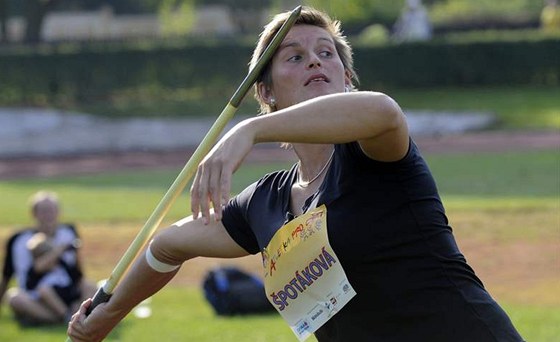 ZNOVU NA SLETIT. Svtová rekordmanka Barbora potáková se na finále projektu Atletika pro dti pedstavila u loni.