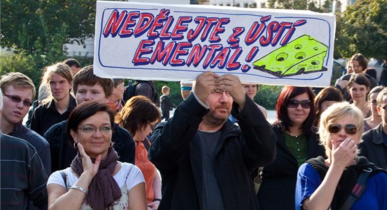 Takto lidé v Ústí nad Labem protestovali proti novému územnímu plánu v záí 2011.