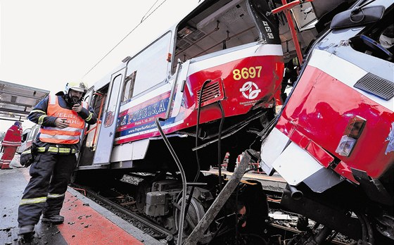 Sundat pantograf, vypojit proud - pi nehod tramvají je ze veho nejdív