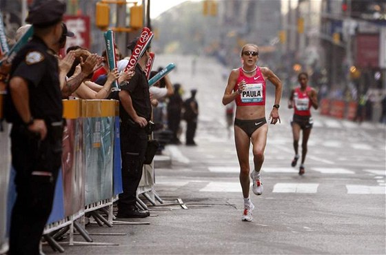 ZASE PO ZRANNÍ. Britská atletka Paula Radcliffeová bude v New Yorku usilovat o tvrté vítzství v maratonu.