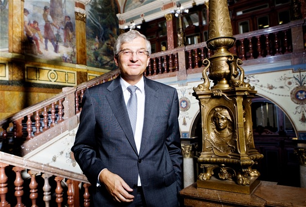 Nestor českého bankovnictví odchází. Kunert šéfuje UniCredit 30 let