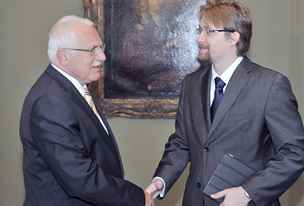 Prezident Václav Klaus přijal na Hradě ministra dopravy Pavla Dobeše z Věcí