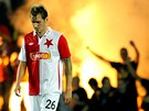 JE ZLE. Rbert Cicman ze Slavie po inkasovanm glu. Slavia si prvn derby...