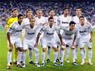 HVZDNÁ SESTAVA. Hrái Realu Madrid pózují ped zápasem Ligy mistr.