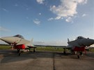 Stíhaku Eurofighter Typhoon pedvádí tyi zem