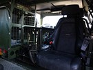 Kontejnery pro vybavení voják, zejména munice, jsou místo dvou sedadel. Jejich