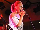 Markéta Konviková zpívala v rámci svého ktu v Hard Rock Cafe 