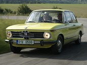 Pardn citronov lut BMW 2002 je unikt, kter dnes uvidte nejv v muzeu.