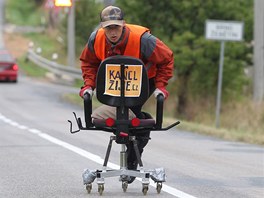 Miroslav Jon doputoval na kancelsk idli do brnnskho ebtna. Vyrazil z