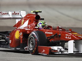 Felipe Massa s ferrari ve Velk cen Singapuru.