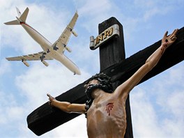Letadlo s papeem Benediktem XVI. míí na pistání v nmeckém Erfurtu. Svatý