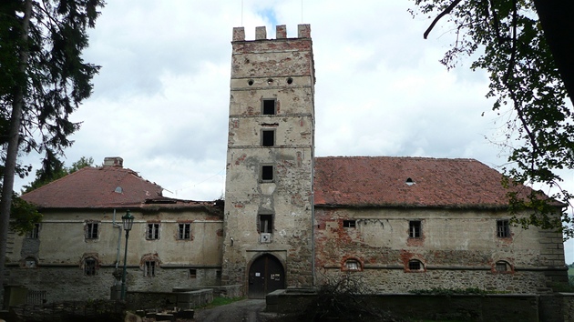 Chátrající zámek v Brtnici se na začátku června po mnoha letech otevřek veřejnosti.