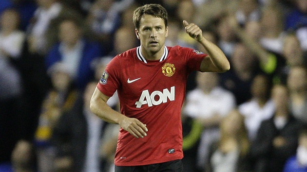 ST�ELEC BEZ EMOCÍ. Bývalý anglický reprezentant Michael Owen sná�í v