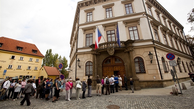 Ojedinlou píleitost prohlédnout si Lichtentejnský palác vyuily stovky