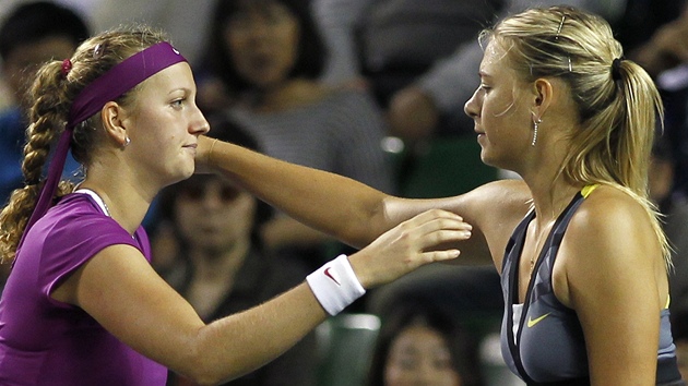 Loni ve finále Wimbledonu vyhrála eská tenistka Petra Kvitová. Bude se nyní v semifinále Australian Open radovat Maria arapovová z Ruska?