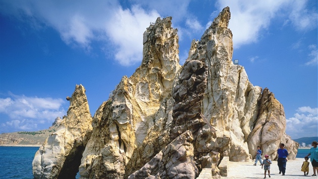 Nejfotografovanjím místem severotuniského pístavu Tabarka jsou tyto Jehly,