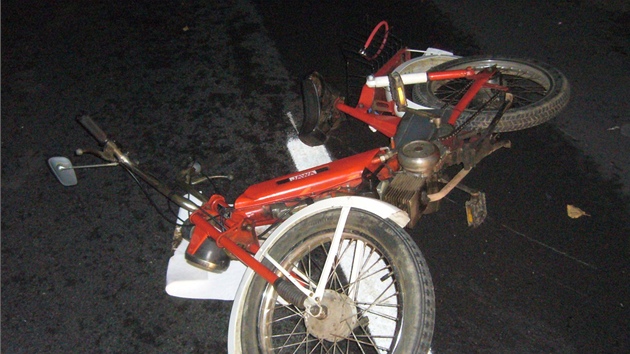 U Liptálu zem�ela �ena na motocyklu. (20. zá�í 2011)