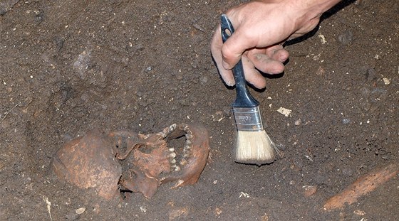 ilustraní foto z archeologického výzkumu v Bílin