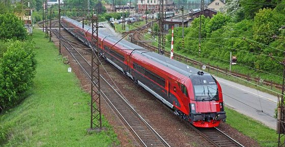 Railjet pi cest do zkuebního centra VUZ Velim v Ústí nad Orlicí