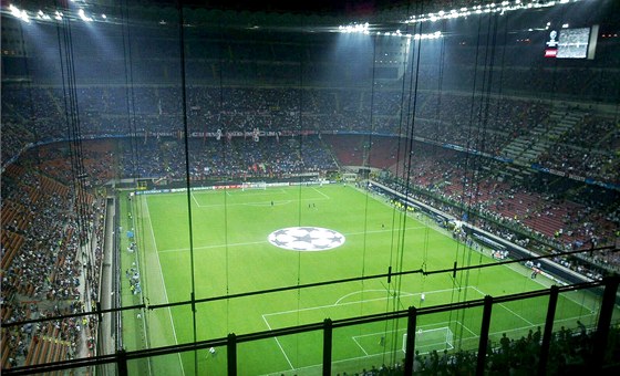 Fotbalisté AC Milán se v roce 2018 pesunou ze stadionu San Siro do nové arény.