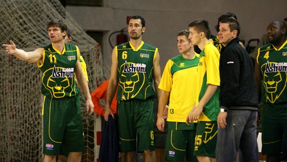 Basketbalisté Levic - ilustraní fotografie