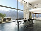 Luxusní vila je dílem britského návrháe Stuarta Hughese a výcarského