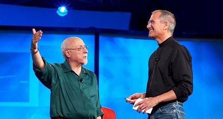 Walt Mossberg a Steve Jobs na konferenci All Things Digital
