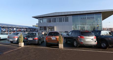 AAA Auto. Showroom. 