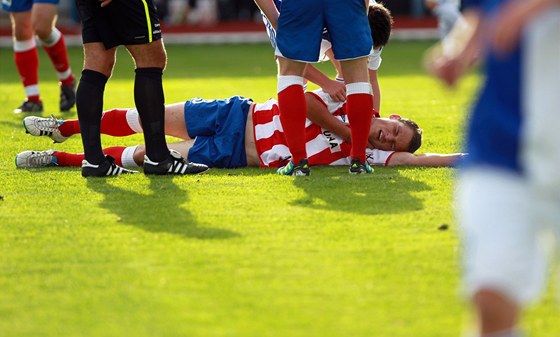 DVOJNÁSOBNÁ BOLEST. Fotbalisty Brna bolel zápas ve Znojm jak fyzicky, tak