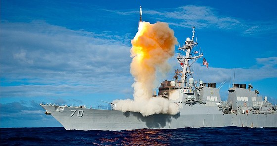 Americká válená lo systému Aegis zapojená do protiraketové obrany NATO